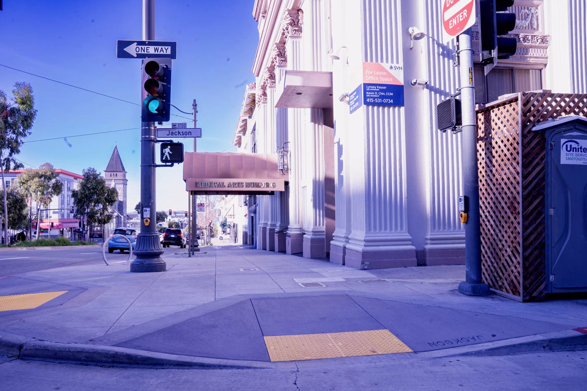 The entrance to the building for Physicians Back Institute, at 2000 Van Ness Ave, Suite 305
 in San Francisco, California